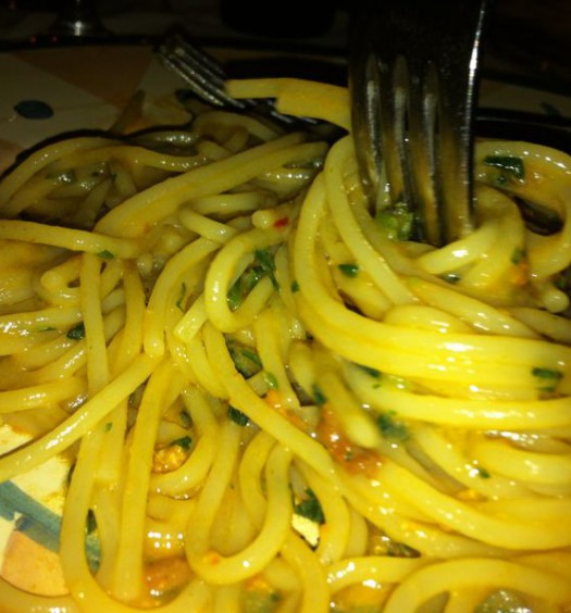 spaghetti ricci di mare e peperoncino